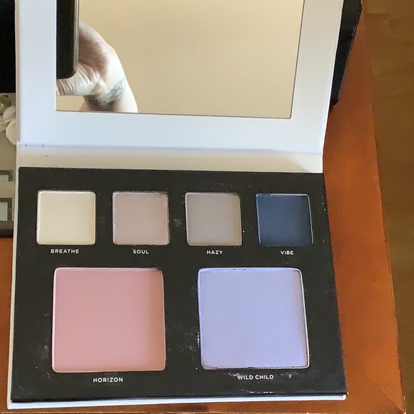 Deck of Scarlet Other - Deck of Scarlet Edition No. 17 Free Spirit Eyeshadow Palette *BNIB*